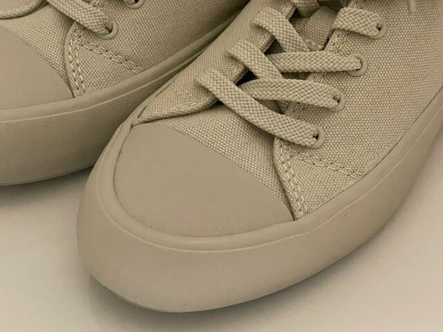 【UNIQLO　キャンバススニーカー】底面のゴムは硬め