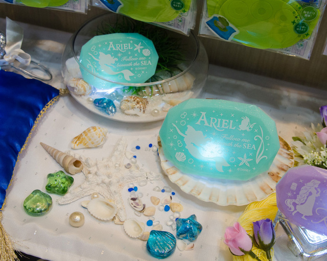 ウェットティッシュふた(アリエル)