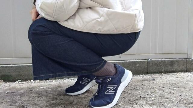 【ニューバランス Walking Fresh Foam X 880 v7】指の付け根がぐっと曲がる姿勢でも、かかとはしっかりホールドしたままです