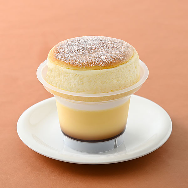 【ファミリーマートの定番スイーツ売上ランキング 6位】「スフレ・プリン」360円(税込)