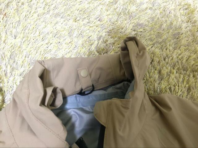 【ワークマン INAREM(イナレム)レディースレインスーツ】フードは収納可能