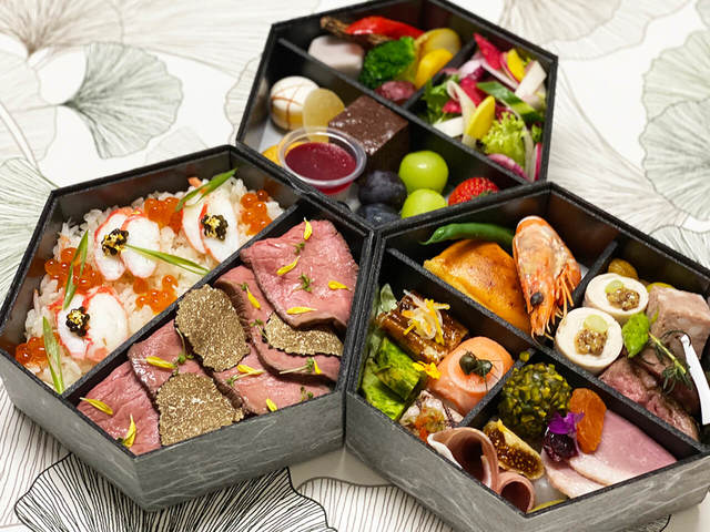 ザ ストリングス 表参道「BAR ＆ GRILL DUMBO」 三段重～MIYABI～