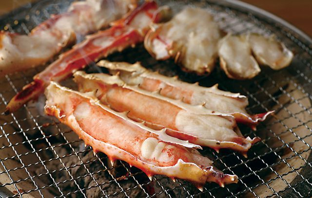 魚介専門店／かに地獄 新橋（新橋）　タラバ蟹＜焼き＞ 100g580円（税別）