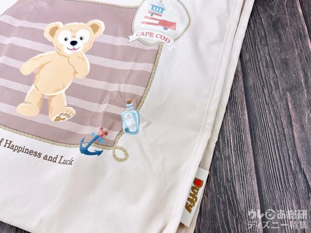 「Duffy」ロゴタグつき