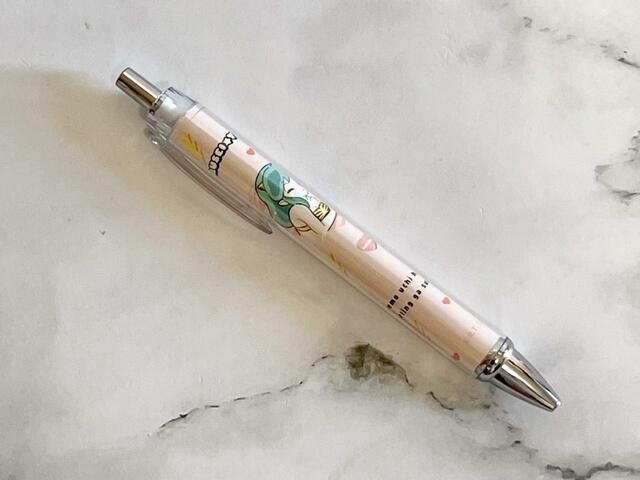 【100円ショップ×うる星やつら】ピンクとライトブルーの2色展開。ライトブルーはあたるやしのぶたちも描かれているデザインでした！