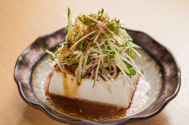 冷奴 香味野菜とサクサク醤油がけ