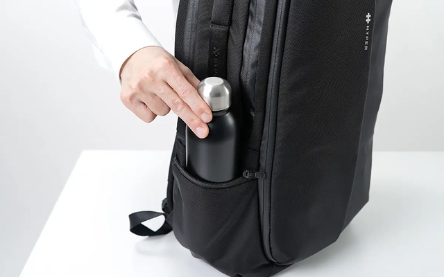 「HyperPack Pro」水筒/傘用のサイドポケット