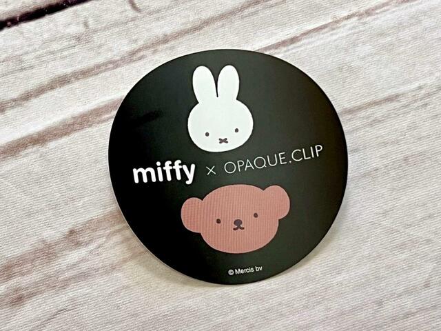 店舗でミッフィーコラボアイテムを税込5,000円以上購入するともらえるステッカー！