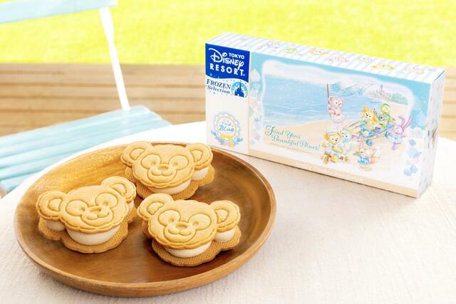 ダッフィークッキーサンド 2,000円｜東京ディズニーシー25周年「ダッフィー＆フレンズのファインド・ユア・ビューティフル・ブルー！」グッズ｜販売店舗：東京ディズニーリゾート・アプリ｜発売日：2026年4月14日（火）