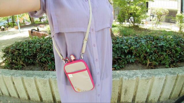 【リヒトラブ にゃんシーン ショルダーポーチ】シンプルなワンピースと合わせたい
