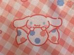 シナモンもよく見るとペコちゃんらしいペロッと舌を出したおちゃめな表情を見せています。可愛すぎる〜!