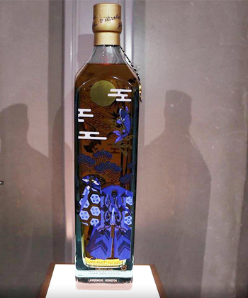 ジョニーウォーカーブルーラベル」日本限定ボトルが美しすぎる