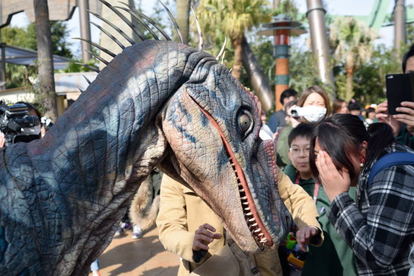 Usj 恐竜たちがやりたい放題 世界最長 最大高低差 ザ フライング ダイナソー 絶叫レポ 写真 21 32 Mimot ミモット