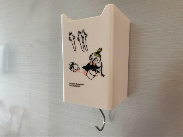 【宝島社　MOOMIN マルチに使えるマグネット収納ボックス 2個セット BOOK 】袋や鍵を引っ掛けて使って！