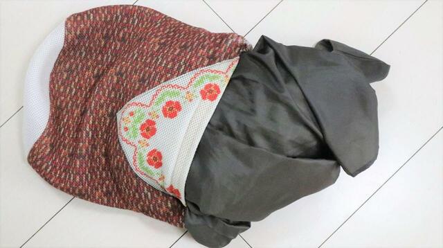 【coca 2wayウエストプリーツワンピース】裏返しで洗濯ネットに入れ、通常の洗濯モードで洗濯します