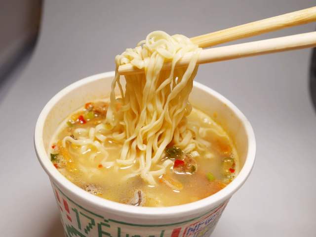 カップヌードルナイス　濃厚！キムチ豚骨