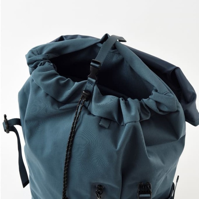 メインルームの間口は巾着式