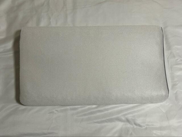 【ニトリ　3次元立体構造まくら】メッシュ素材で涼しげな触り心地！