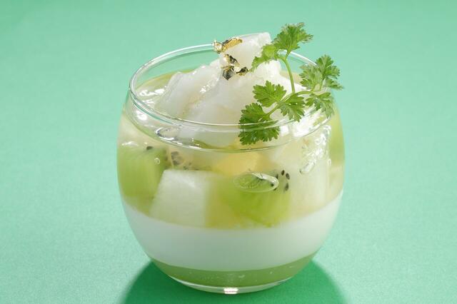 「和梨と白ワインのヴェリーヌ」＜価格：700円＞【スノーマンやトナカイのスイーツ、フィンランドのクリスマス料理も楽しめる「クリスマスアフタヌーンティー」】