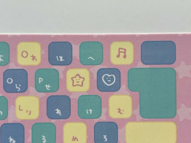 ハートや星、音符も描かれています♪