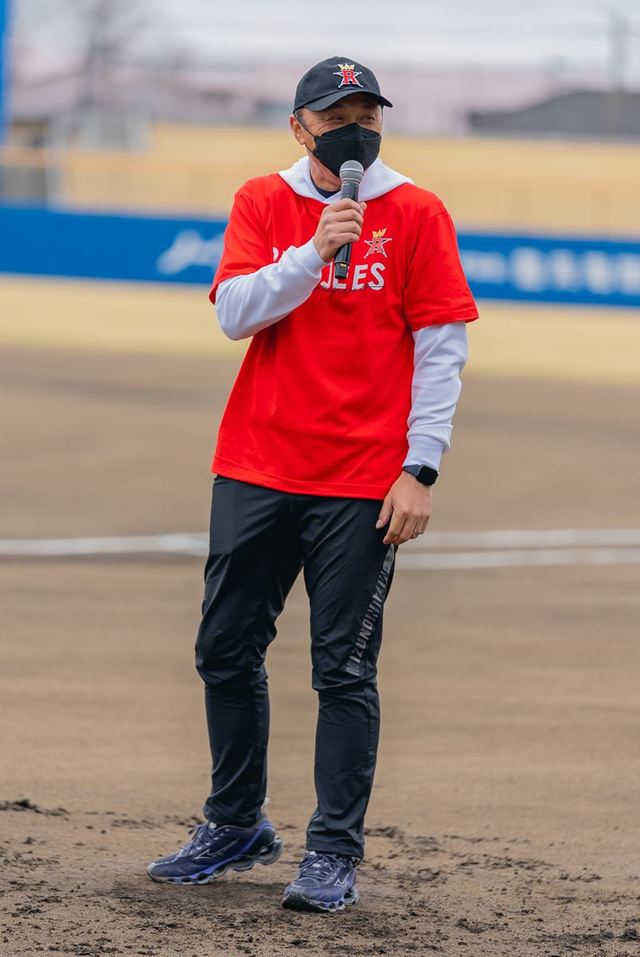 「中目黒リュージーズ vs グレープカンパニー 草野球対決」（C）CL