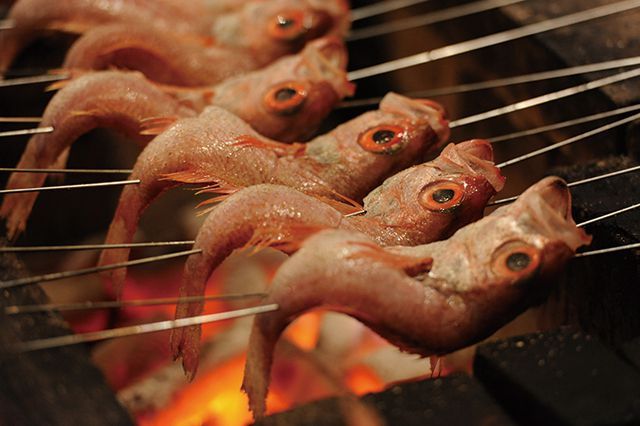 【魚】炭火焼・炉端焼がうまい店／【新宿】ろばた 翔　  のどぐろの一本焼き 3980円（半分刺身半分塩焼きの場合4980円）