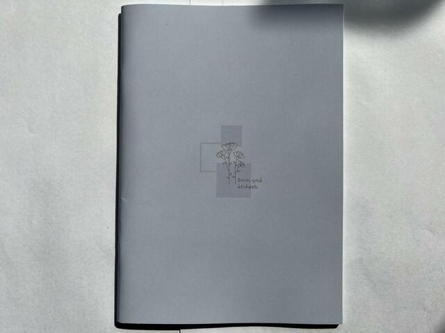 【ダイソー  カラーノートA5サイズ 5mm方眼罫 40枚 ブルー】店舗によってはすでに売り切れているカラーもあるのでお店に確認してみてください