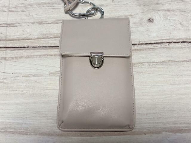 フラップで開閉する仕様