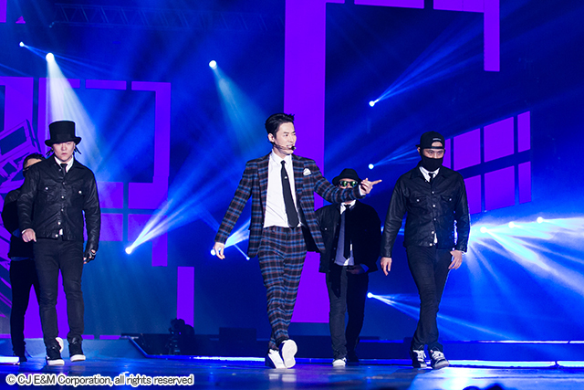 チョンジン(SHINHWA) 『KCON 2016 Japan』4月10日@幕張メッセ国際展示ホール7,8ホール