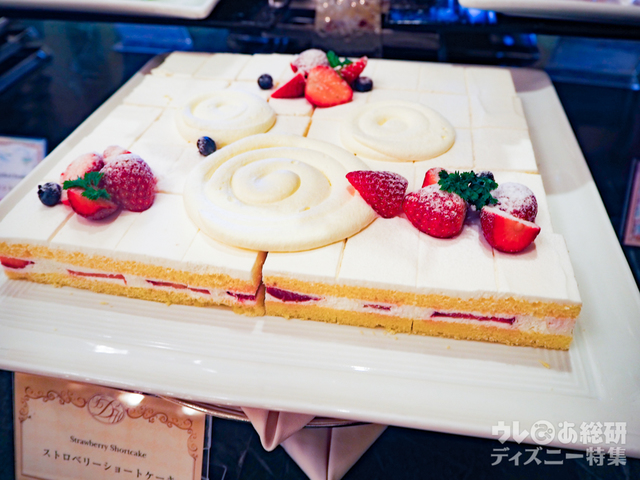 東京ディズニーリゾート35周年“Happiest Celebration!”グランドフィナーレブッフェ｜東京ディズニーランドホテル「シャーウッドガーデン・レストラン」