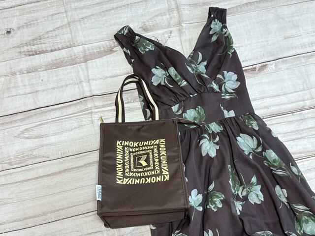 ブラウンの花柄のロングドレスに合わせてみました♪