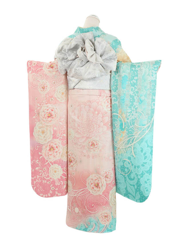 シンデレラ＆プリンス・チャーミング｜99,800円（税別）｜スタジオアリス ディズニーデザイン振袖