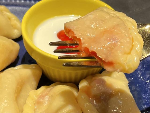 【吉祥寺『Babusya REY（バブーシャ・レイ）』】「ストロベリーミックスのヴァレニキ」。水餃子のデザートがあるとは思わなかった