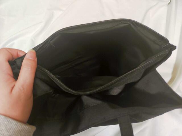 ファスナー開封時