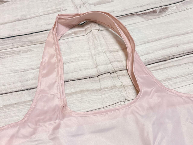 持ち手の長さは(約)58cm。肩がけがラクラクできるのがうれしい!