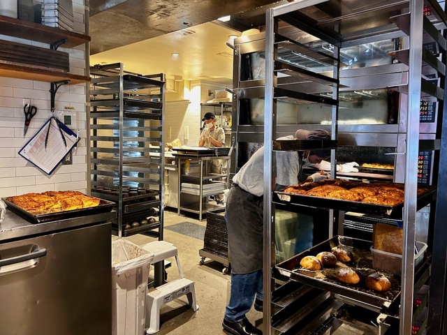 【les joues de BeBe】朝６時から焼きはじめるパンをモーニングでいただけます