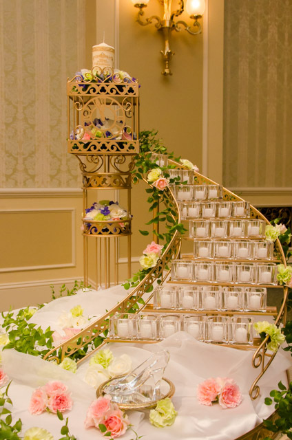 東京ディズニーランドホテル宴会場「シンデレラドリーム」でのウェディングプログラム「ディズニー・ロイヤルドリーム・ウェディング」©Disney