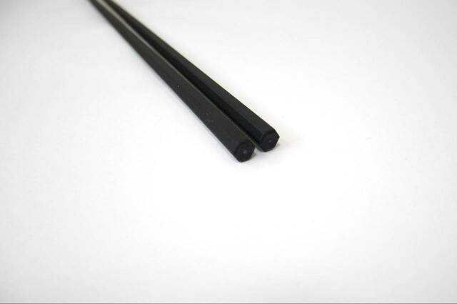 【無印良品 シリコーン菜箸】調理台に置いた時に転がりにくい