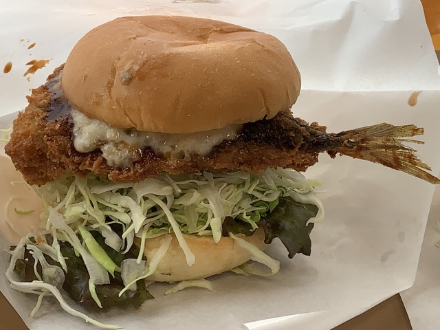 「アジフライバーガー 」（800円）