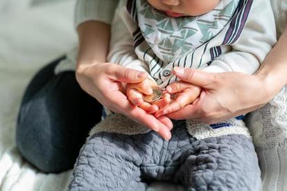 お正月 子どもの お年玉 相場はいくら ママたちに聞いた 年齢別 金額 大公開 1 4 ハピママ