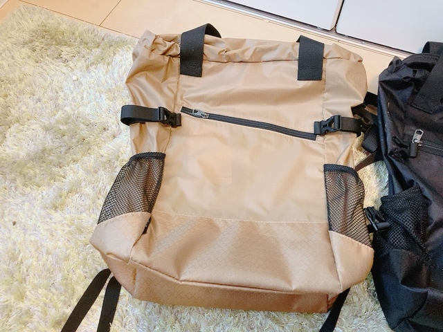 【ワークマン 撥水2WAYポケッタブルトート】新モデルのカラーはブラック、ネイビー、ベージュの3色。カーキがなくなり新たにベージュが追加！