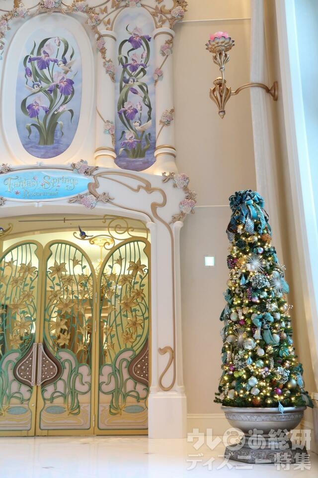 東京ディズニーシー・ファンタジースプリングスホテル クリスマスツリー