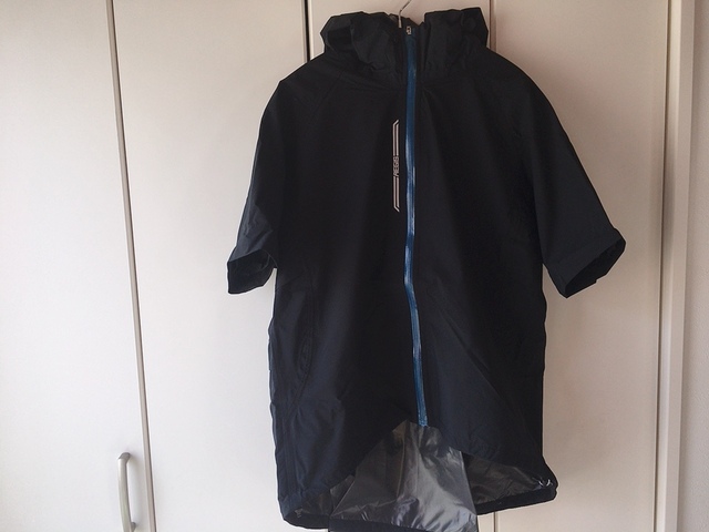 【ワークマン サイクルストレッチジャケットFULL(フル)】袖は着脱可能。半袖にもなります