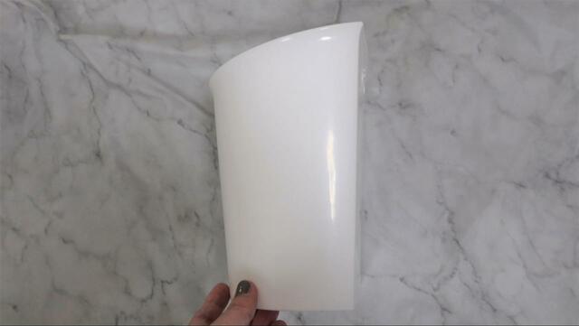 【セリア ファインボックス・壁掛け用】開口部が斜めカットでごみなどの物が入れやすい