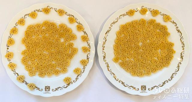 マカロニ（右：ダッフィー、左：シェリーメイ）