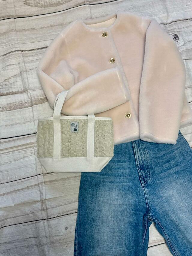 ファーコートにデニムのカジュアルコーデに合わせてみました♪