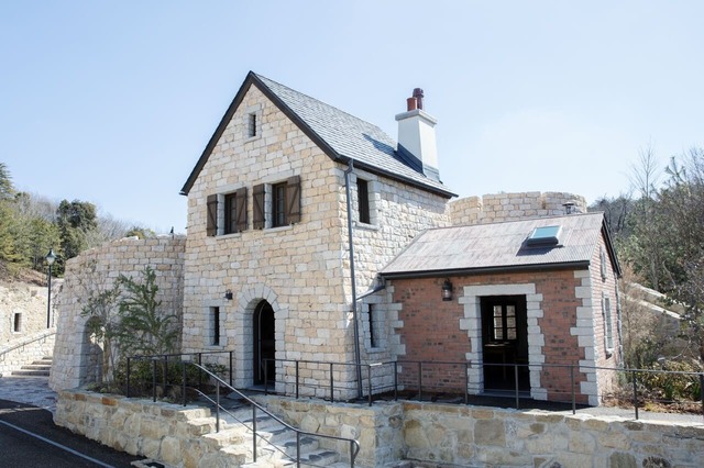 「魔女の谷」飛行機乗りの塔