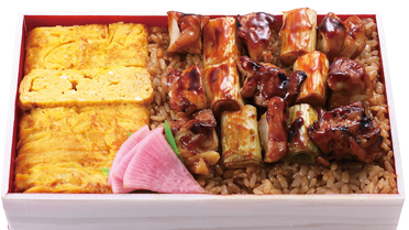 【ライフの惣菜人気ランキング 4位】「だし巻玉子焼き弁当（鹿児島産焼鳥）」753.84円（税込）