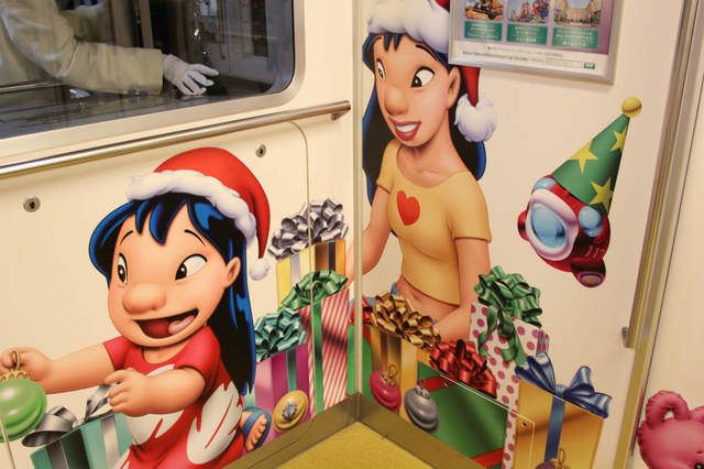 緑のパーティーハットをかぶったP.H.O.O.G.（フーグ）