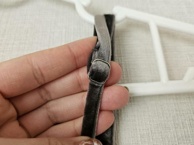 【coca　ベロアドッキングキャミワンピース】肩紐のアジャスターで丈感を調節可能です◎